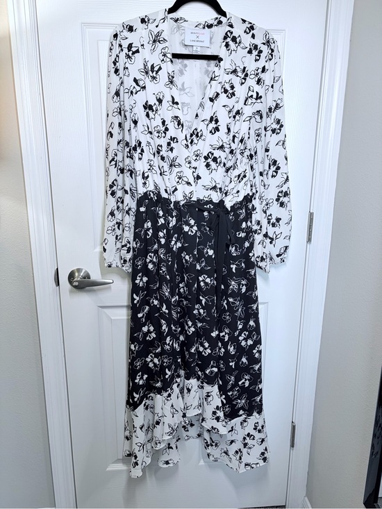 Lane Bryant Dresses & Skirts - Lane Bryant Black and White Floral Midi Wrap Dress